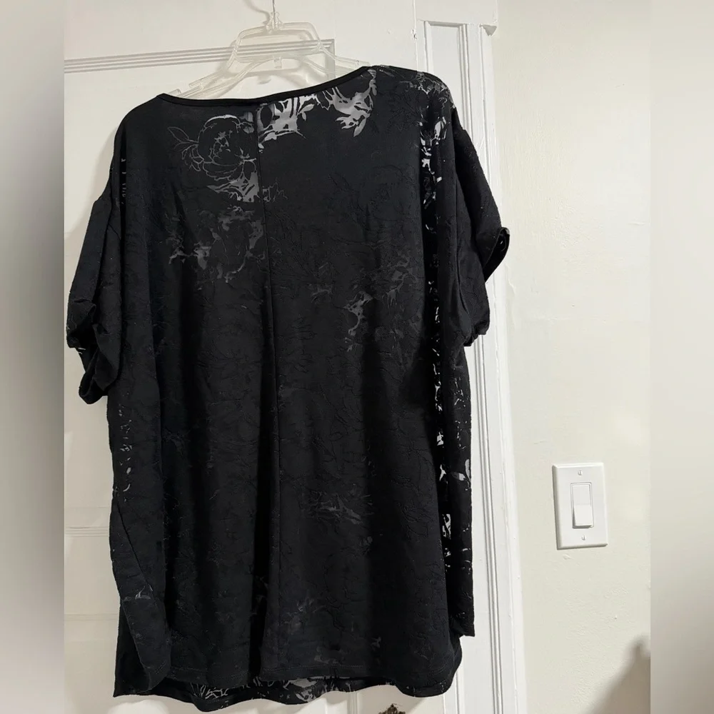 Sheer Black Chiffon Short Sleeve Textured Floral Blouse - Picture 6 of 6